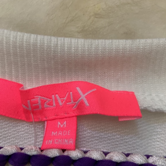 🆕 Absolutely beautiful sequin sleeve sweatshirt in size M - Picture 2 of 7